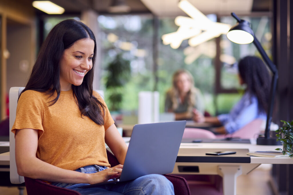 An aspiring direct sales professional applying to jobs online